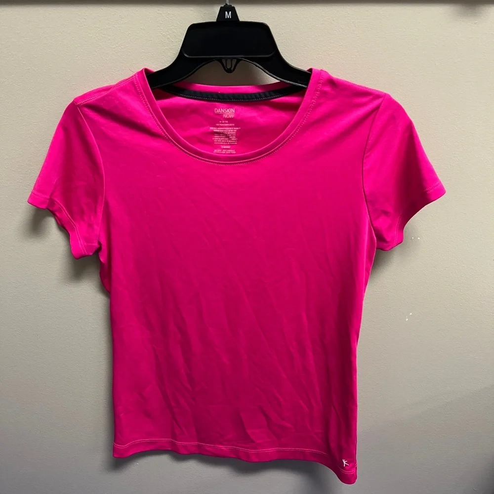 Danskin Now Hot Pink Short Sleeve Dry-fit Top  Shirt  Size Medium
Light weight
